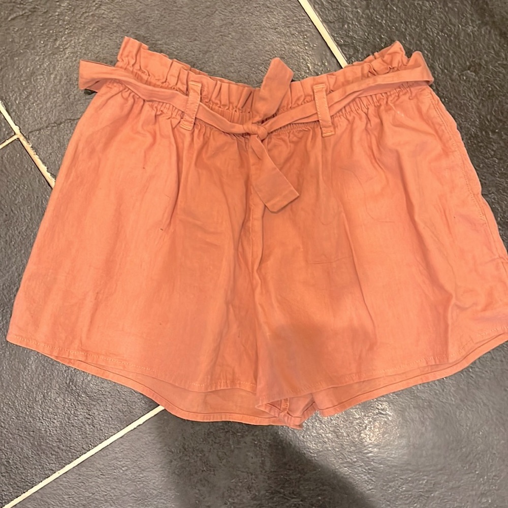 H&M paper bag shorts. Size US 10